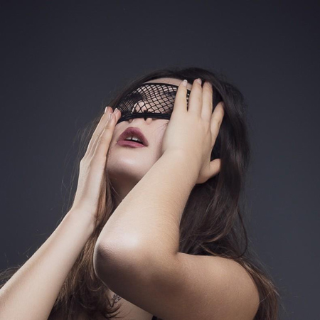 Blind 표지